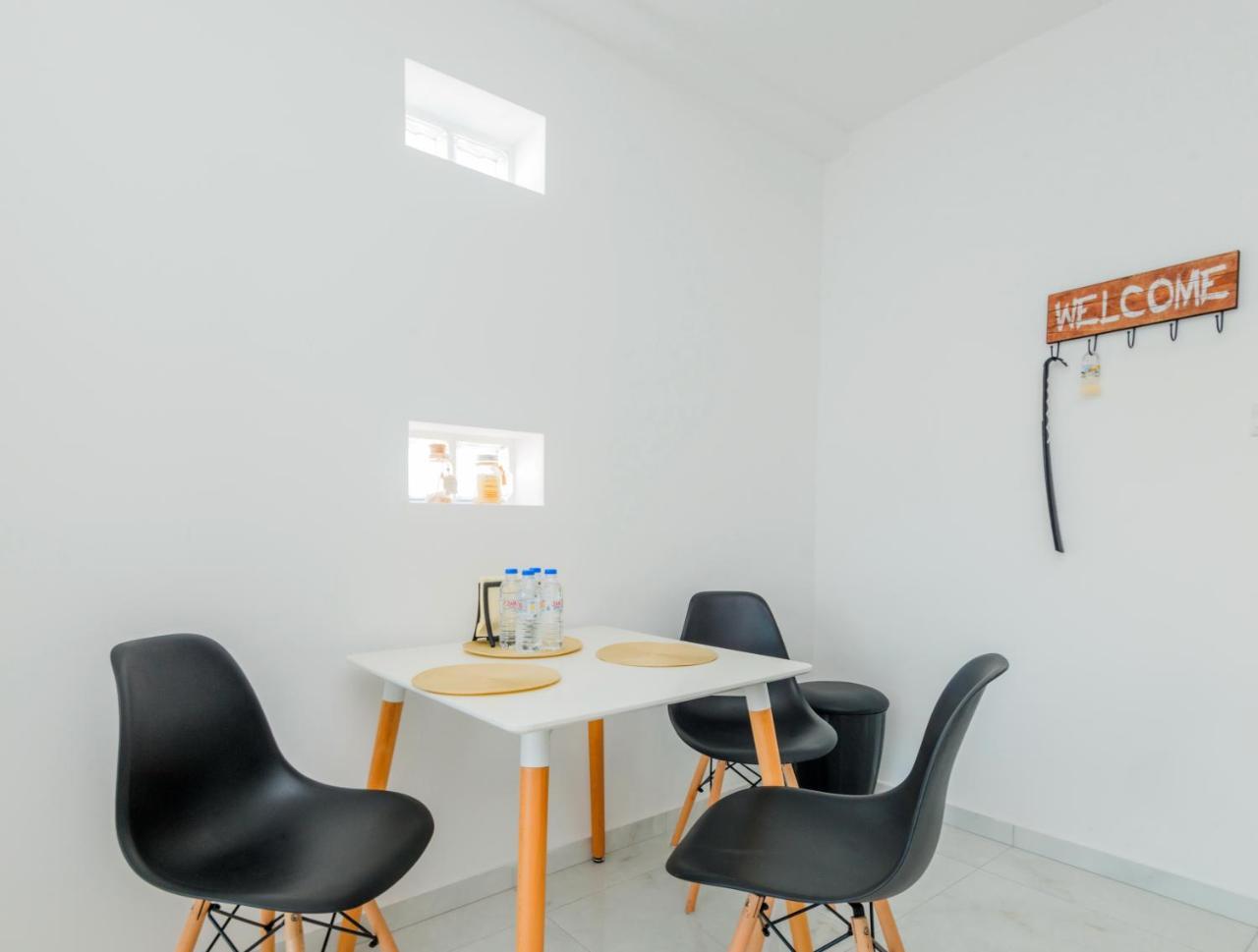 Six Apartments Larnaca Exterior photo