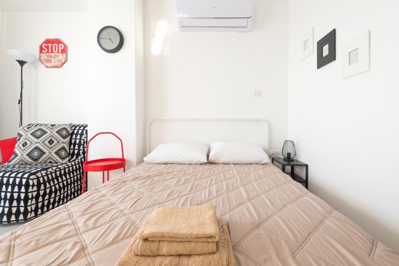 Six Apartments Larnaca Exterior photo