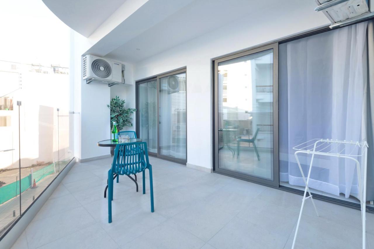 Six Apartments Larnaca Exterior photo