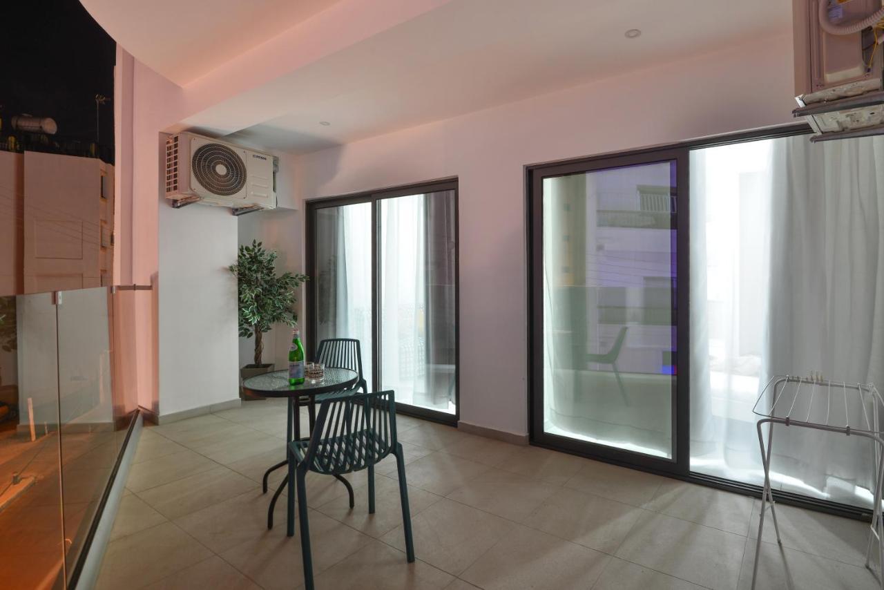 Six Apartments Larnaca Exterior photo