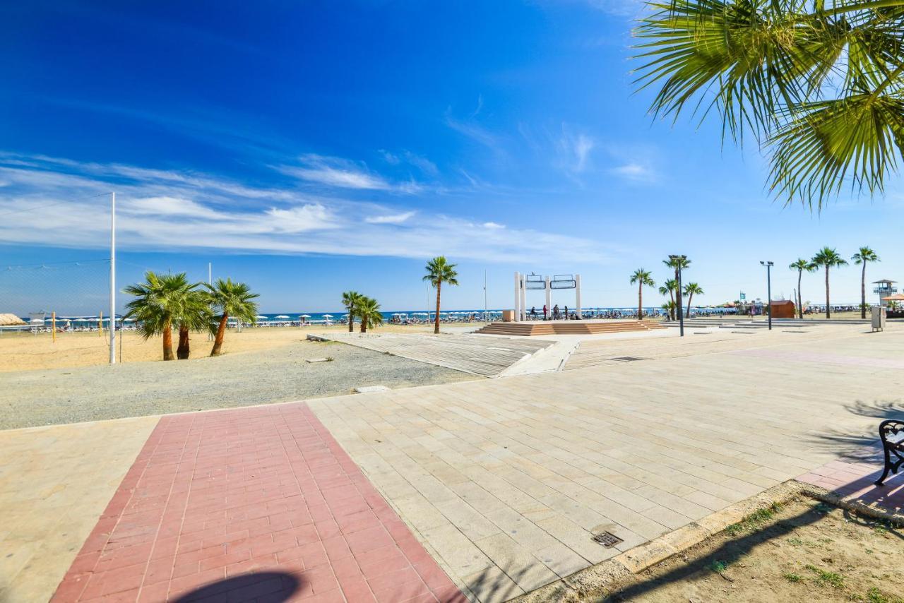 Six Apartments Larnaca Exterior photo